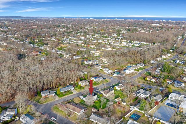 4 Brooke Street, Oakhurst, NJ 07755