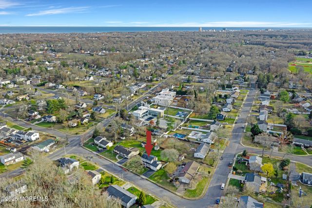 4 Brooke Street, Oakhurst, NJ 07755