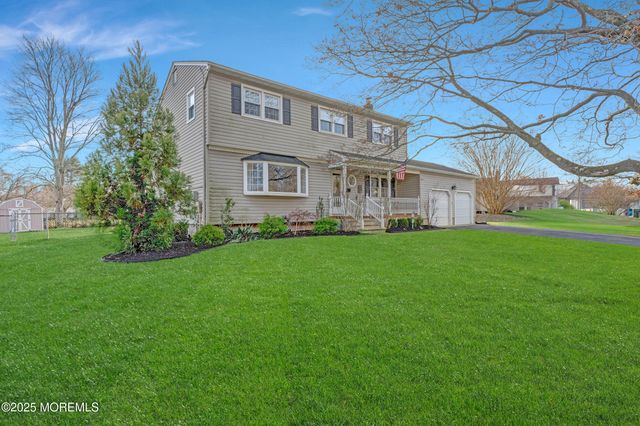 4 Brooke Street, Oakhurst, NJ 07755