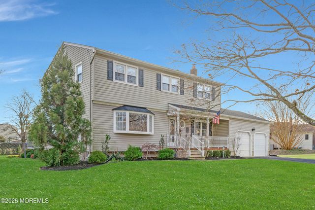 4 Brooke Street, Oakhurst, NJ 07755