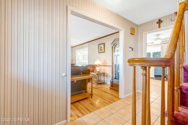 4 Brooke Street, Oakhurst, NJ 07755