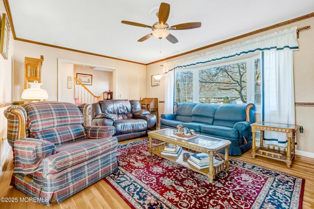 4 Brooke Street, Oakhurst, NJ 07755