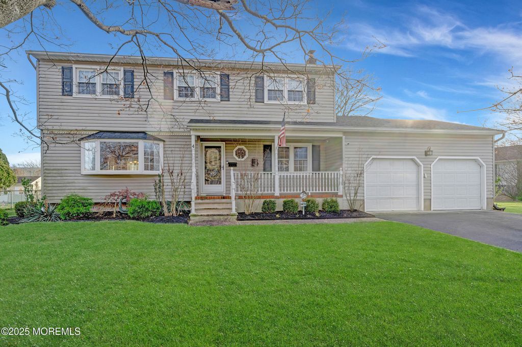 4 Brooke Street, Oakhurst, NJ 07755