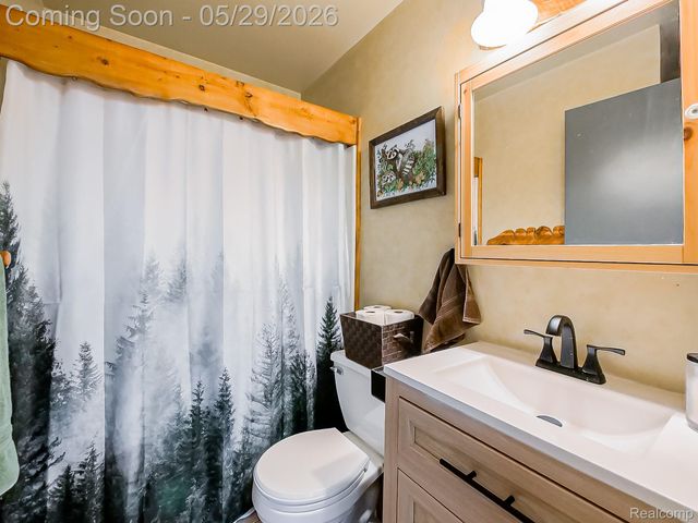 11220 Silver Drive, Hamburg Township, MI 48189