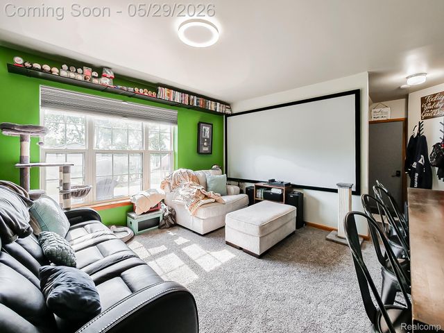 11220 Silver Drive, Hamburg Township, MI 48189