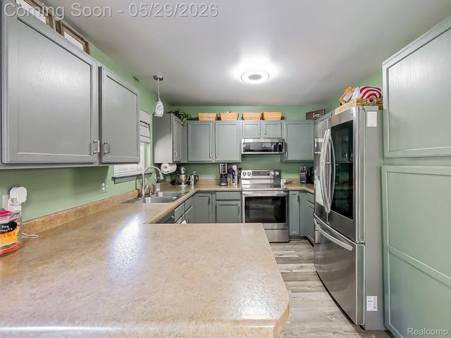 11220 Silver Drive, Hamburg Township, MI 48189