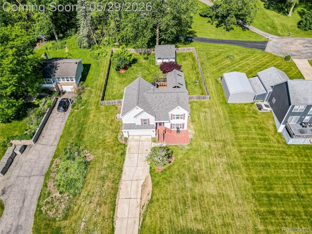 11220 Silver Drive, Hamburg Township, MI 48189