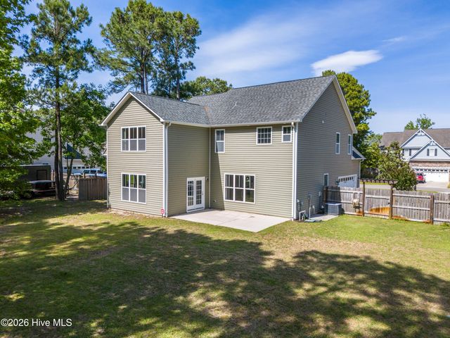 676 Majestic Oaks Drive, Hampstead, NC 28443