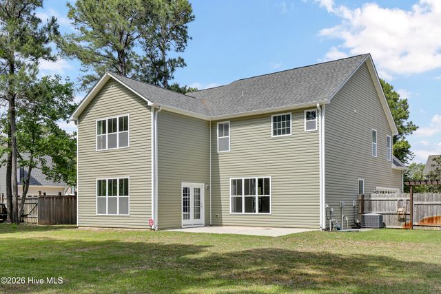 676 Majestic Oaks Drive, Hampstead, NC 28443