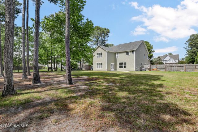 676 Majestic Oaks Drive, Hampstead, NC 28443
