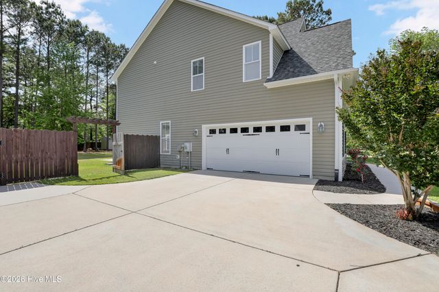 676 Majestic Oaks Drive, Hampstead, NC 28443