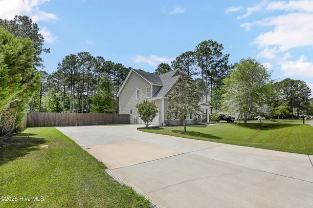 676 Majestic Oaks Drive, Hampstead, NC 28443