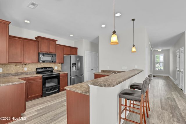 676 Majestic Oaks Drive, Hampstead, NC 28443