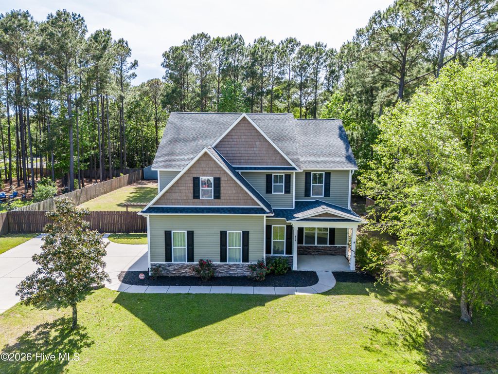 676 Majestic Oaks Drive, Hampstead, NC 28443