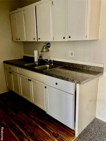 26740 Joy 8, Redford, MI 48239