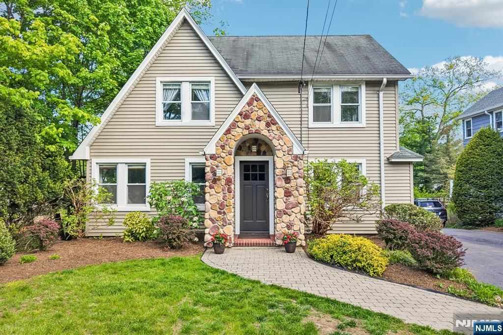 243 Lincoln Avenue, Ridgewood, NJ 07450