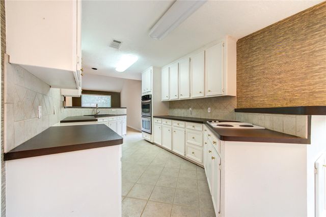 2122 Woodland Springs Street, Houston, TX 77077