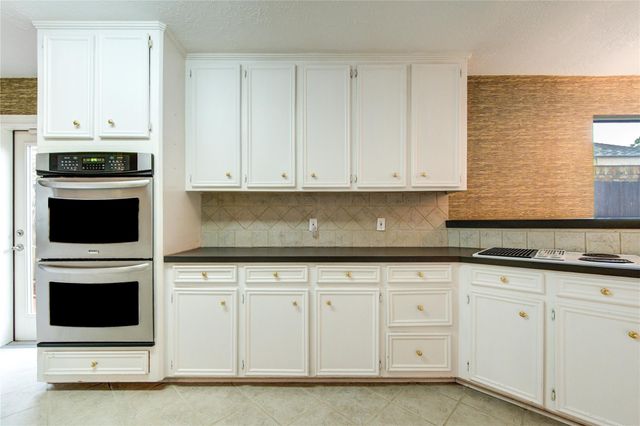 2122 Woodland Springs Street, Houston, TX 77077