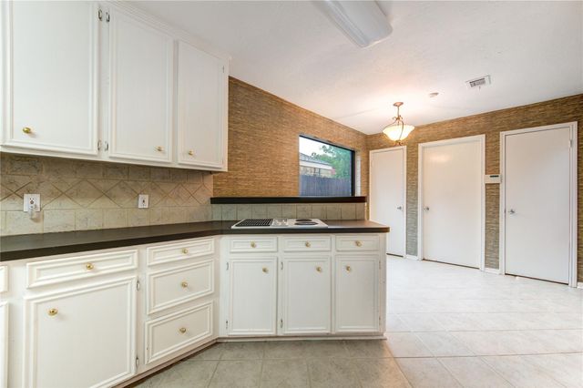 2122 Woodland Springs Street, Houston, TX 77077