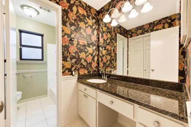 2122 Woodland Springs Street, Houston, TX 77077