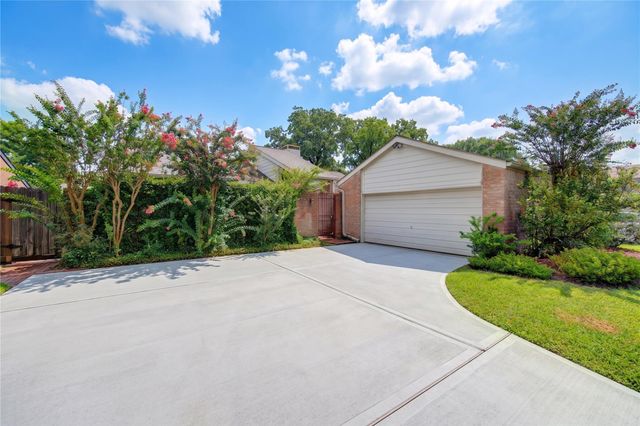 2122 Woodland Springs Street, Houston, TX 77077