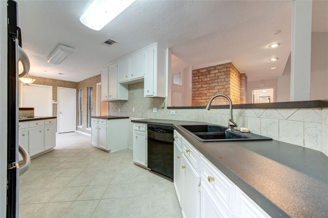 2122 Woodland Springs Street, Houston, TX 77077