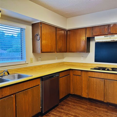 628 Taylor Court, Duncanville, TX 75137