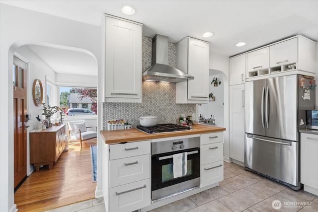 10038 13th Avenue NW, Seattle, WA 98177