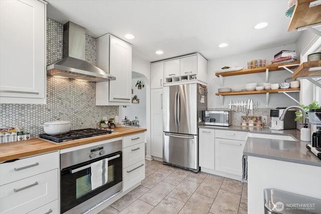 10038 13th Avenue NW, Seattle, WA 98177