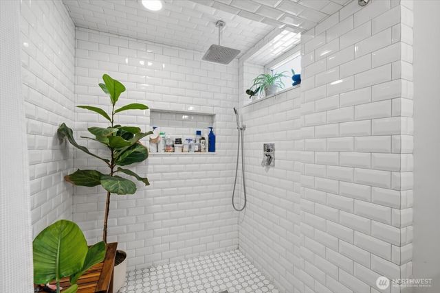 10038 13th Avenue NW, Seattle, WA 98177