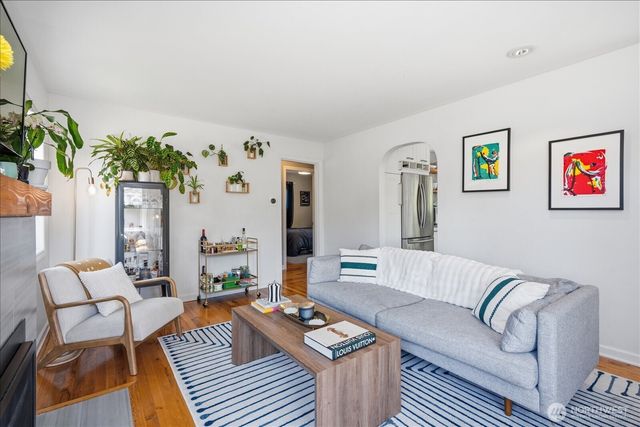 10038 13th Avenue NW, Seattle, WA 98177