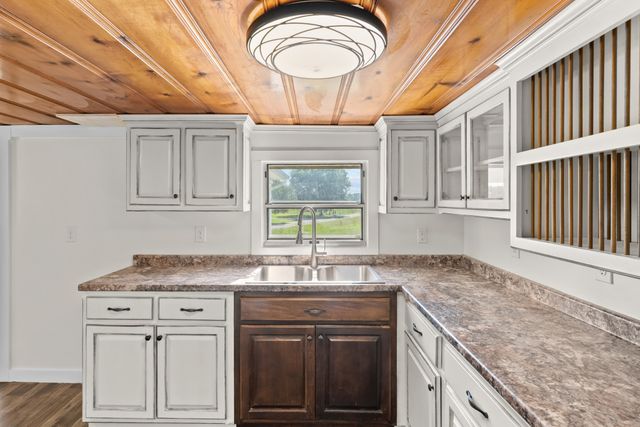 6606 Old Tullahoma Rd, Winchester, TN 37398