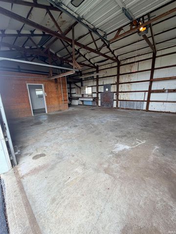 7725 Shireman Road, Poseyville, IN 47633