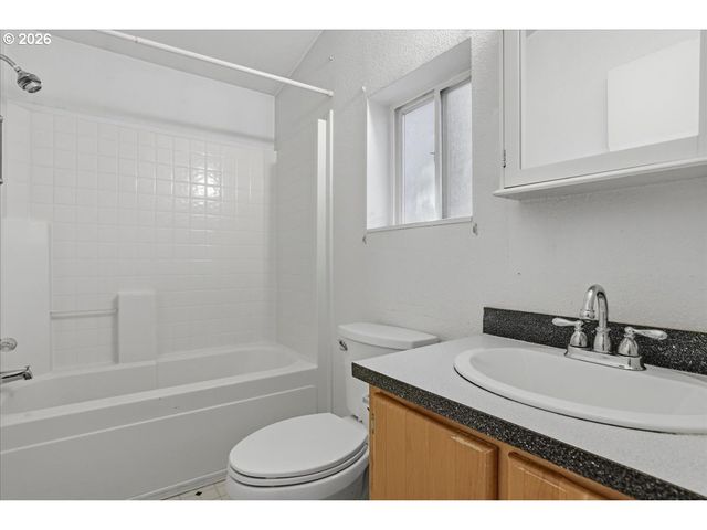10400 Ne 72ND Ave 16, Vancouver, WA 98686