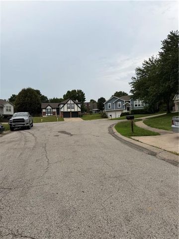 7203 E 133rd Circle, Grandview, MO 64030