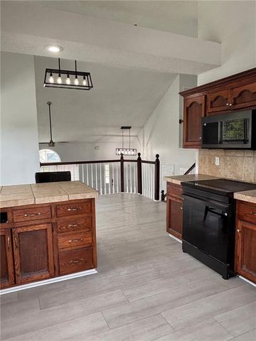 7203 E 133rd Circle, Grandview, MO 64030