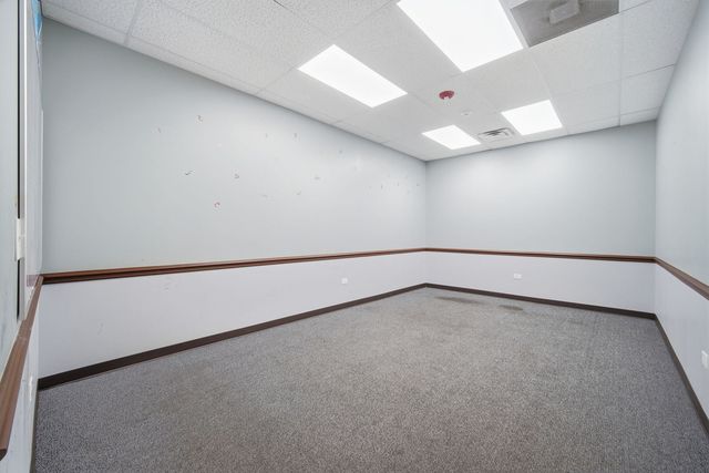 944 E Roosevelt Road, West Chicago, IL 60185