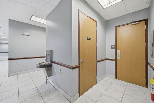 944 E Roosevelt Road, West Chicago, IL 60185