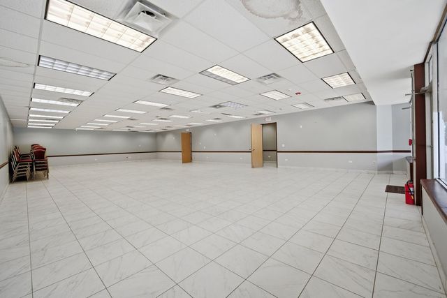 944 E Roosevelt Road, West Chicago, IL 60185