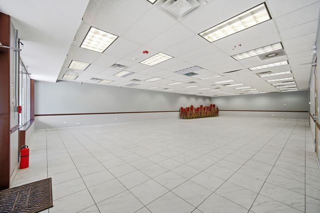 944 E Roosevelt Road, West Chicago, IL 60185