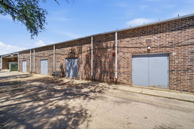 944 E Roosevelt Road, West Chicago, IL 60185