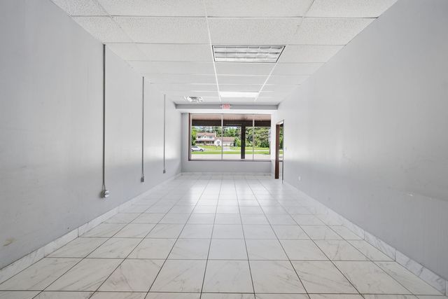944 E Roosevelt Road, West Chicago, IL 60185