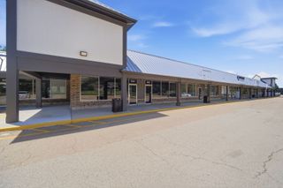 944 E Roosevelt Road, West Chicago, IL 60185