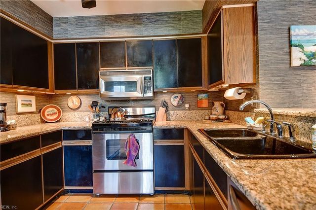 510 24th St Apt 102, Virginia Beach, VA 23451