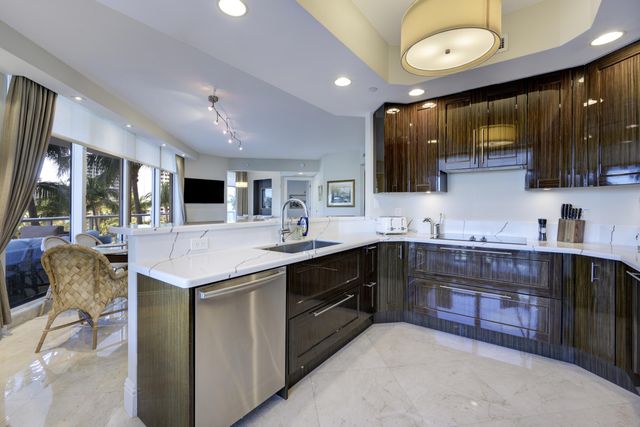2700 N Ocean Drive 306b, Singer Island, FL 33404