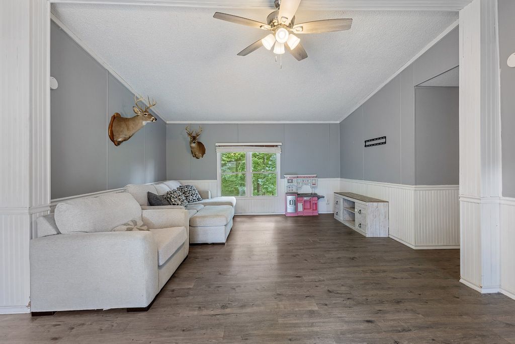 1022 Dogwood Ln, Kingston Springs, TN 37082