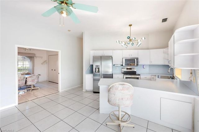 3034 SE 10th PL, Cape Coral, FL 33904