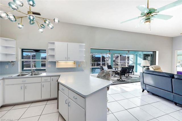 3034 SE 10th PL, Cape Coral, FL 33904