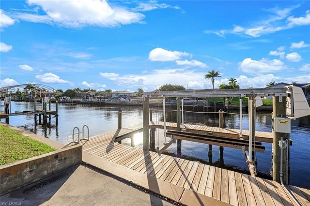 3034 SE 10th PL, Cape Coral, FL 33904