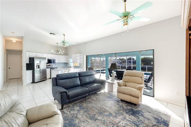 3034 SE 10th PL, Cape Coral, FL 33904